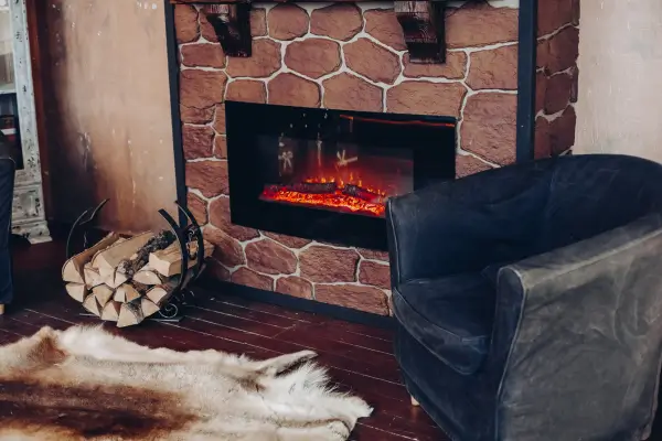 Adicionando Calor e Aconchego com Lareira e Fogão a Lenha com Estilo Simples e Elegante na Casa de Campo