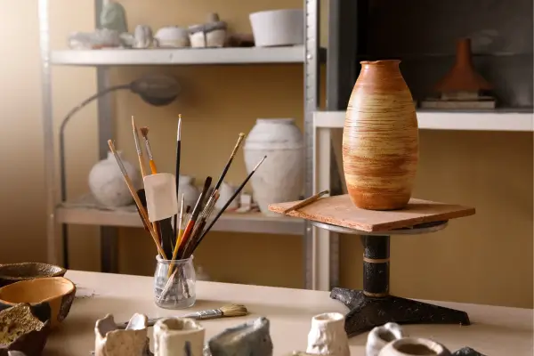 Expondo Arte e Objetos de Colecionadores de Forma Harmoniosa no seu Espaço através de uma Decoração Dinâmica